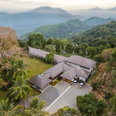 Simpson'S Forest Hotel Kandy Exterior photo